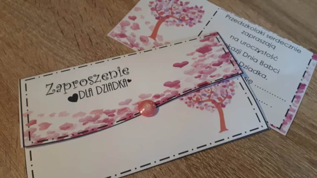 Zaproszenie dla dziadków: Wzruszające teksty i pomysły na każdą okazję