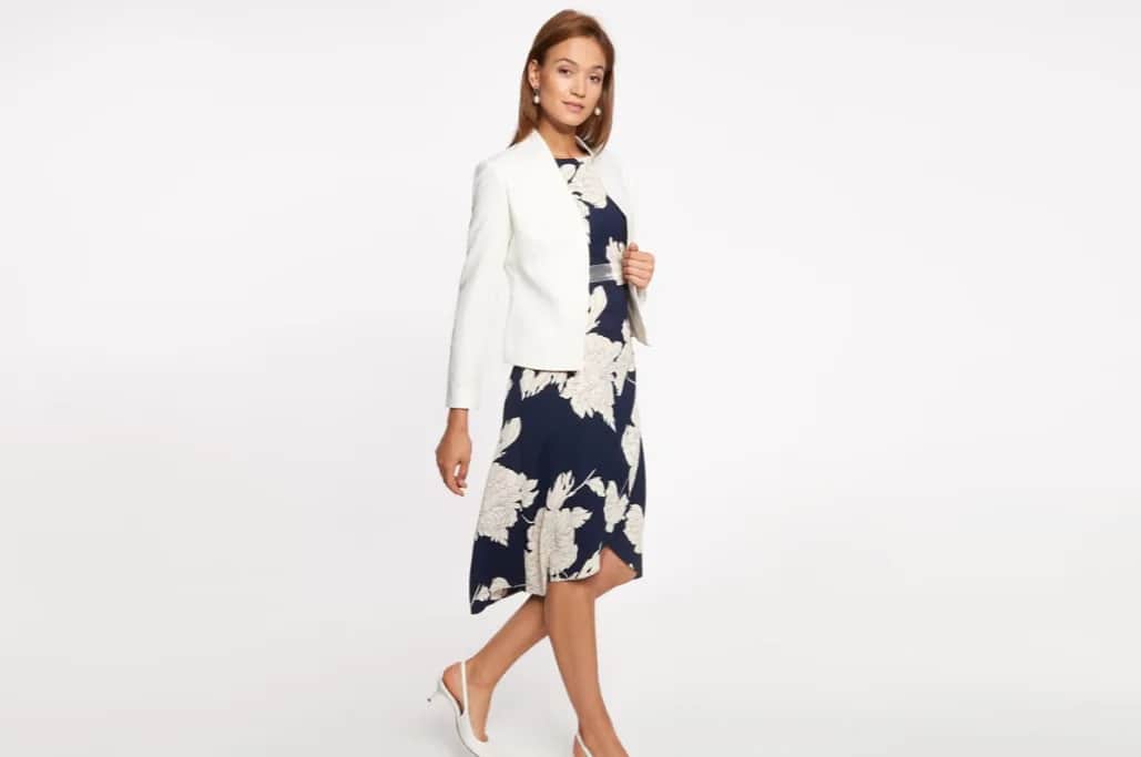 Strój na rocznicę ślubu jako gość? Wybierz z klasą i uniknij wpadki!