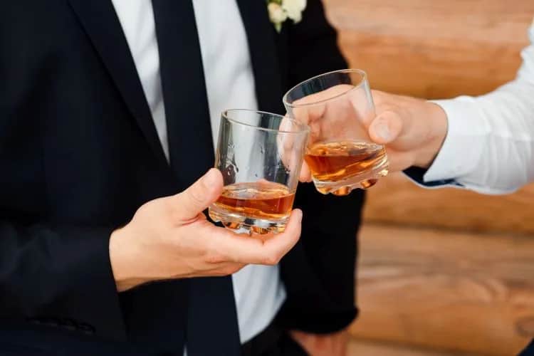 Ile whisky na wesele? Oblicz precyzyjnie i oszczędź!